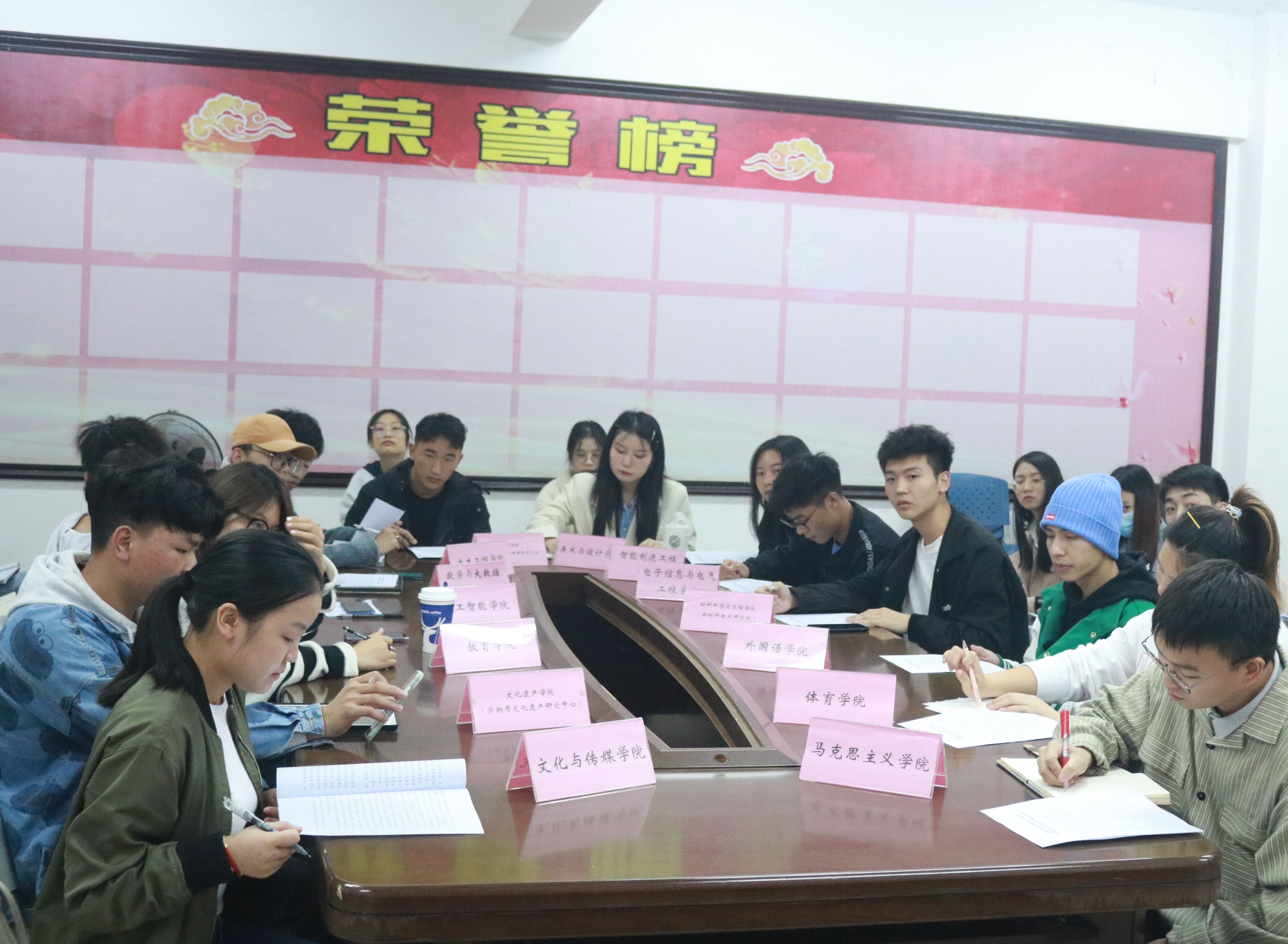 1635246164937018045.jpg 1635246164937018045.jpg